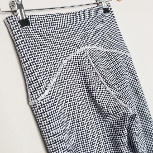 SPANX Booty Boost Active Houndstooth Leggings Ankle Spanxshape Navy White S $118 - Picture 9 of 16